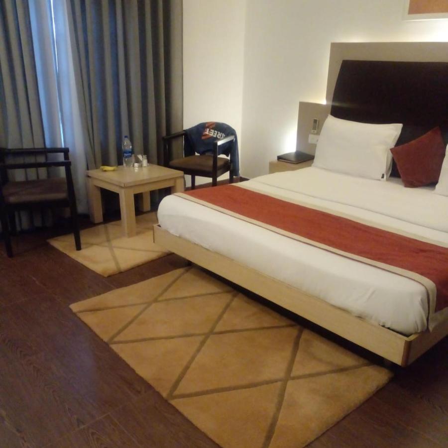 Kingston Resort Kanpur Exterior photo
