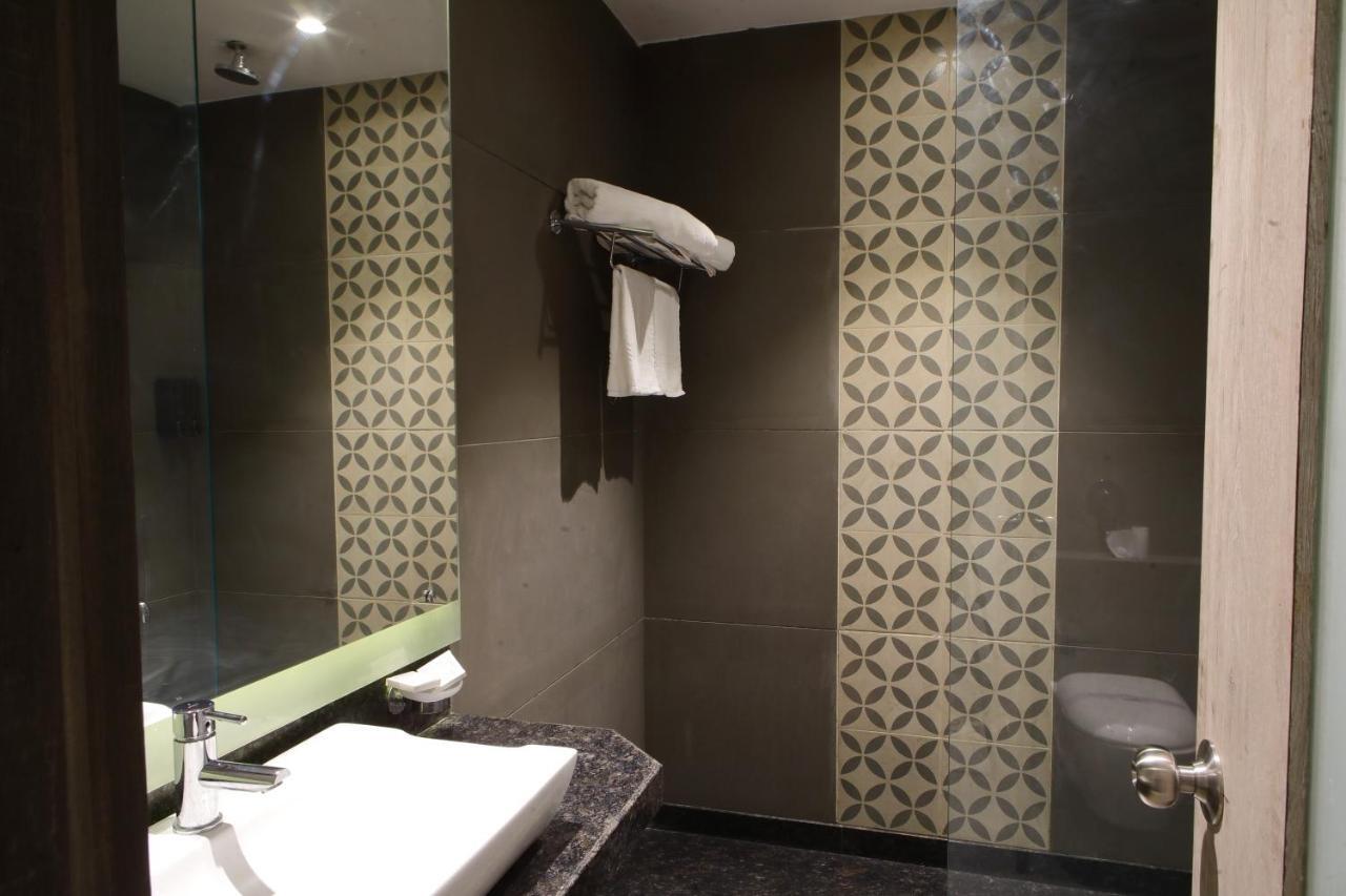 Kingston Resort Kanpur Exterior photo
