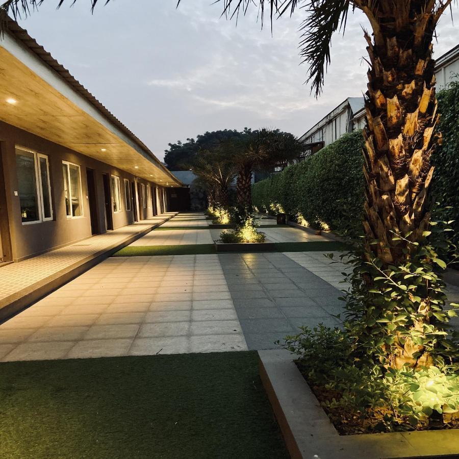 Kingston Resort Kanpur Exterior photo